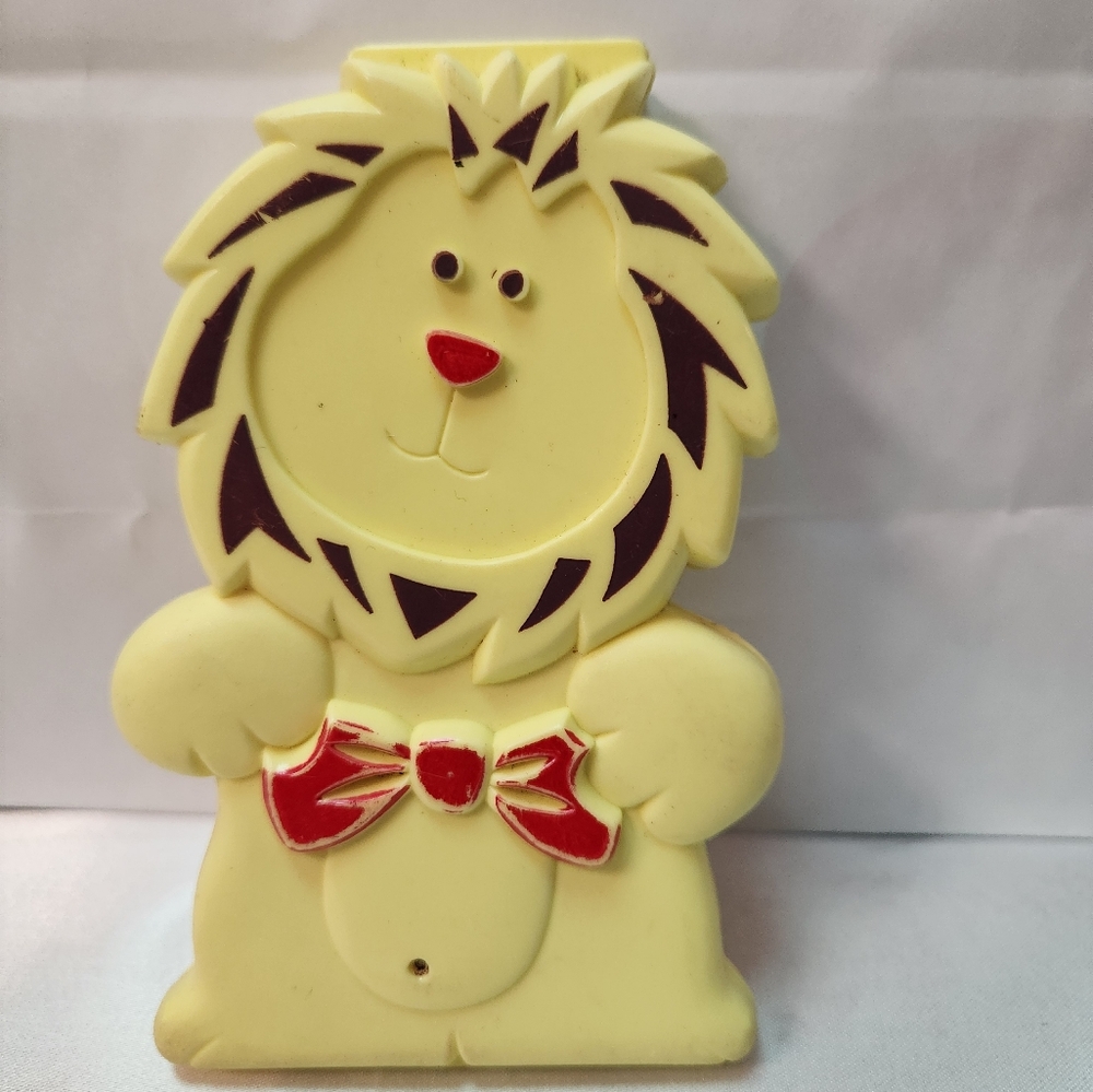Plastic Vintage Lion Crayon Case